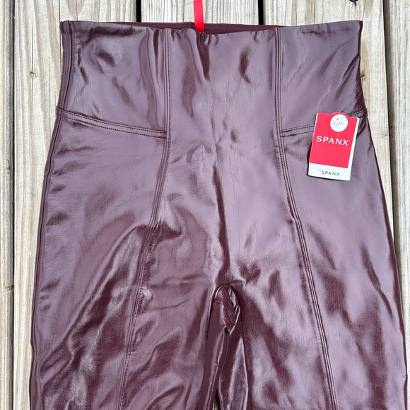 NWT SPANX FAUX PATENT LEATHER Leggings Pants Ruby Shine size M TALL Shiny Fun - Picture 4 of 11